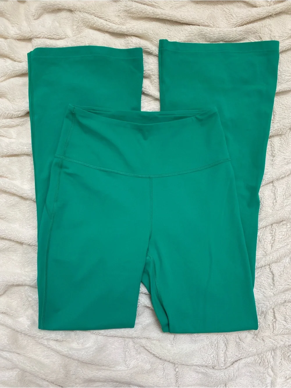 NWOT Lululemon Groove Super-High-Rise Flared Pant Nulu Kelly Green Sz 8